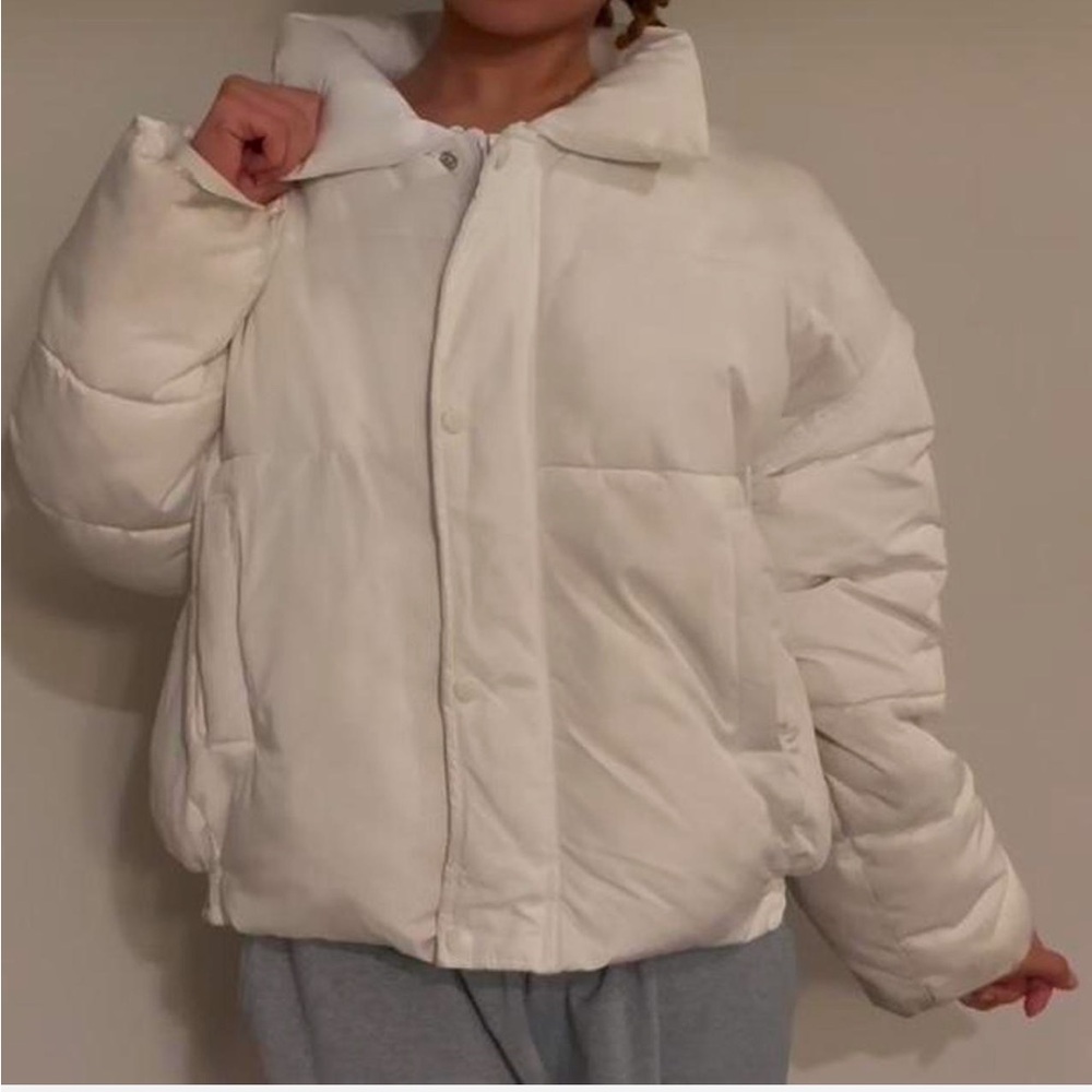 oversized white puffer jacket